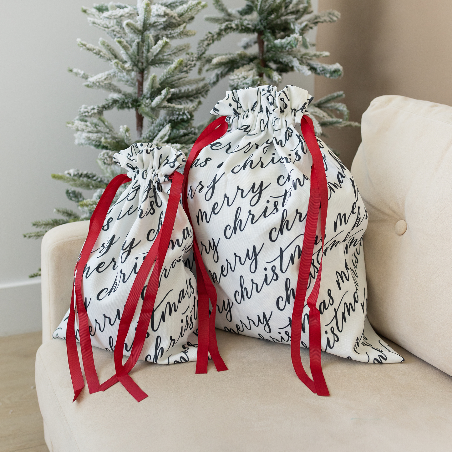 White Merry Christmas Gift Bag